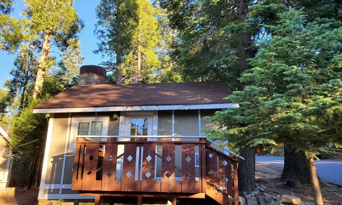 Twin Peaks Cabin | The Pinecone Cottage at Twin Peaks Lodge