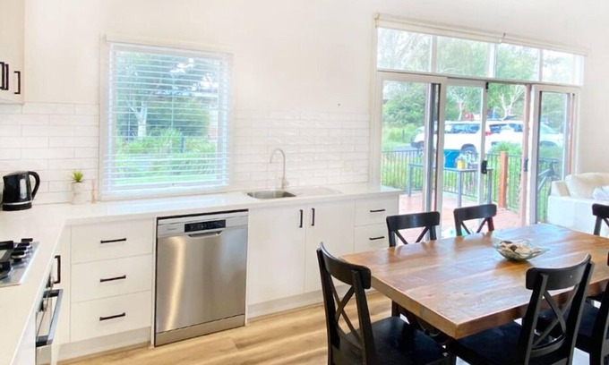Cowes Villa | The Purple Hen Hideaway Ramada