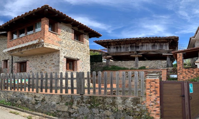 Margolles House | The quarry house in rural setting