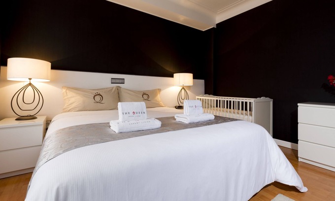 Gare Apartment | The Queen Luxury Apartments - Villa Serena