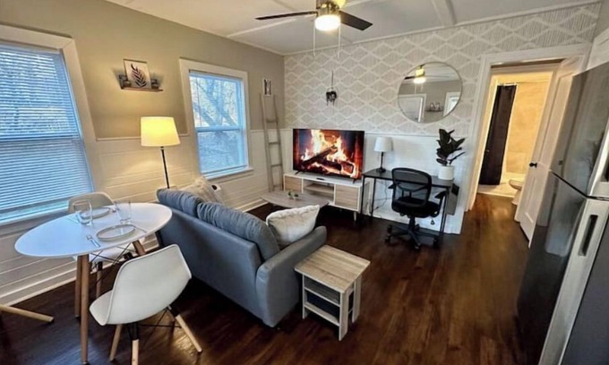 Hendersonville House | The Red Door Cottage