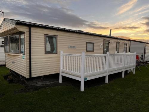 Prestatyn Apartment | The Retreat Palm - Lido Beach
