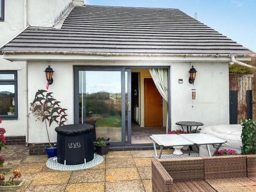 Flemingston House | The Room Next Door