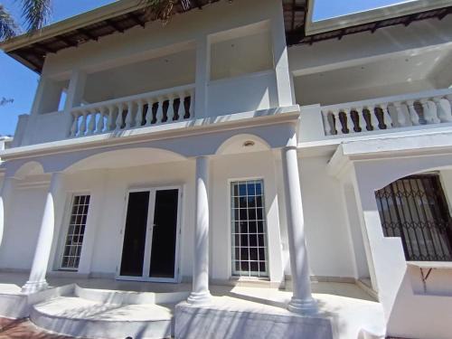 Durban North House | The Rose on Fairway