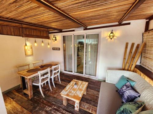 Pointe aux Canonniers Bed & Breakfast | The Rustic Chic Suite