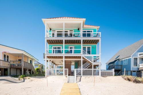 Oak Island House | The Salty Dog by Oak Island Accommodations