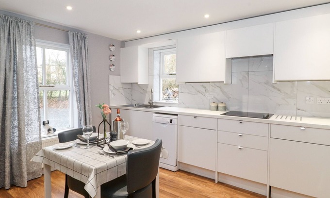 Cartmel Cottage | THE SCHOOL ROOM, romantic, character holiday cottage in Cartmel