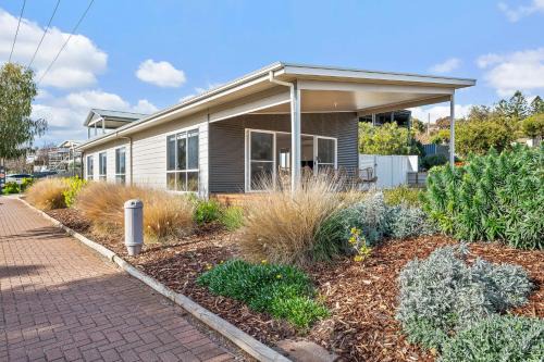 Maslin Beach House | The Shack at Maslin Beach - C21 SouthCoast Holidays