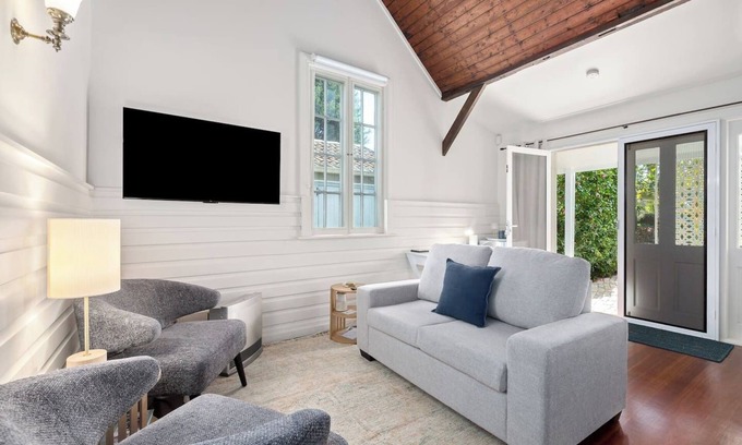 Randwick Apartment | The Stables Cosy Cottage Vibes near Coogee Beach