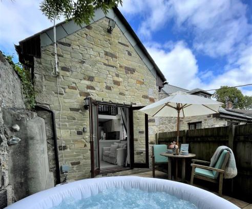 St Austell House | The Stables - Detached Cottage with Private Garden & Hot Tub