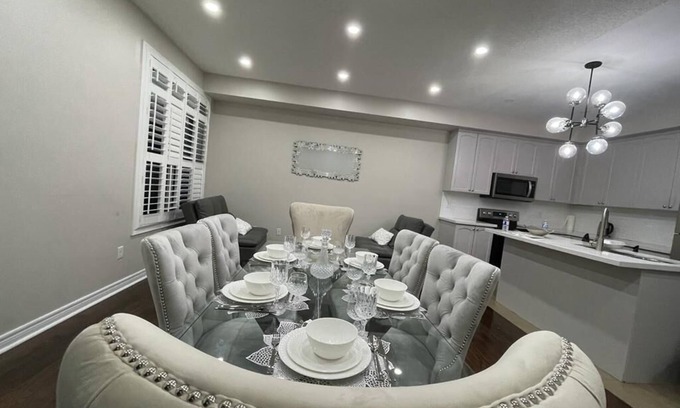 Churchill Meadows House | The STUNNING HOUSE