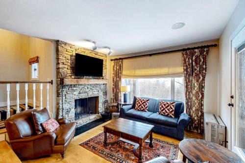 Warren Apartment | The Summit 21