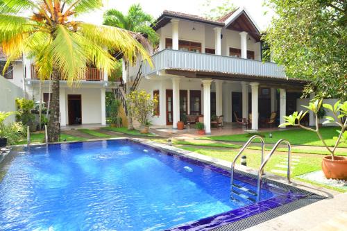 Thiranagama Hotel | The Surf Villa