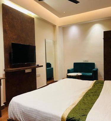 Pulikeshi Nagar Hotel | The Taaj Comforts
