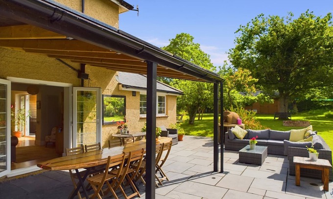 Nettlestone Ski Chalet | The Timbers