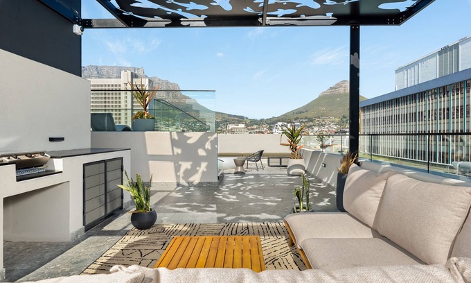 Cape Town City Centre Apartment | The Tokyo Aparthotel by Totalstay