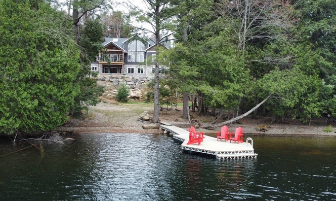 Dysart et al House | The Ultimate Multifamily Cottage Retreat - Privacy and lots of space