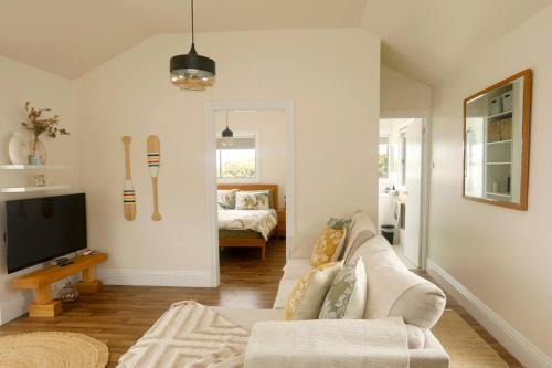 Stanley Apartment | The Upstairs at Nine on Main