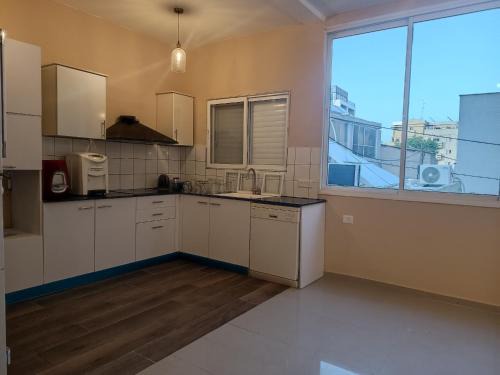 Tel Aviv Hotel | The Urban Chalet Inn