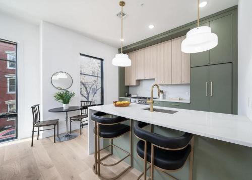 The Heights Apartment | The View - Direct Bus Time Square NYC Breakfast Included - C