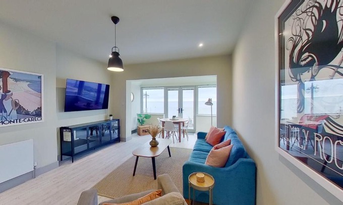 Sidmouth Apartment | The View