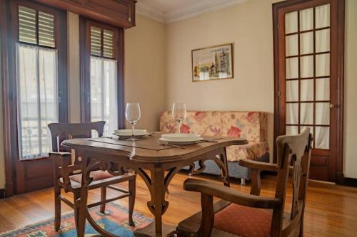 Ciudad Vieja Apartment | The Wall Montevideo [405] Live Old Town