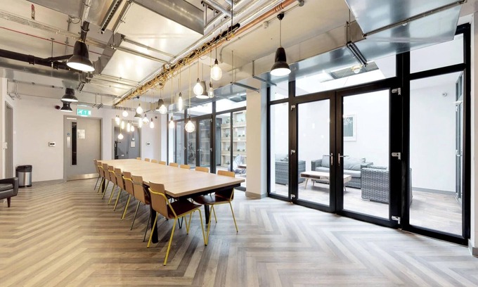 Southampton City Centre Apartment | The Walls