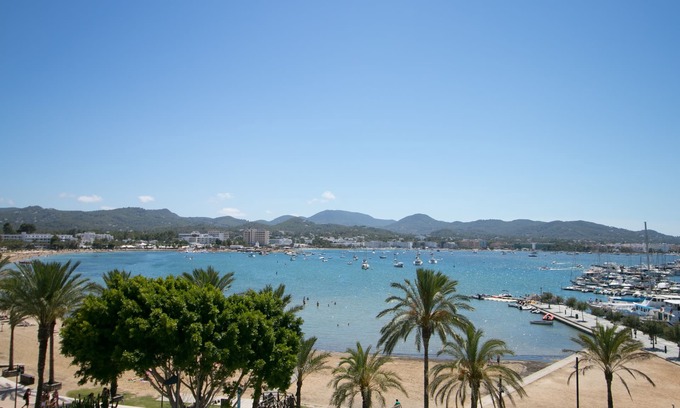 Sant Antoni de Portmany Hotel | The White Apartments by Ibiza Feeling - Adults Only
