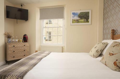 Modbury Bed & Breakfast | The White Hart Hotel