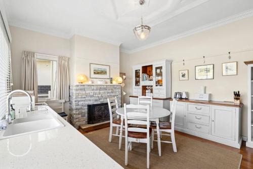 Apollo Bay House | The White House Prime Location and Oozing Character