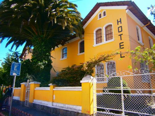 La Mariscal House | The Yellow House
