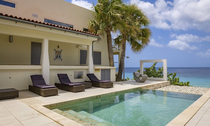Belnem Hotel | Thebonairian