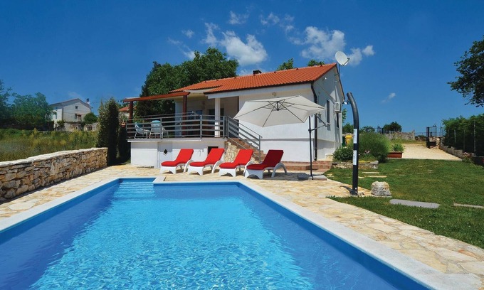 Kurili House | This small and cozy vacation home with pool is the ideal place for a family vacation.