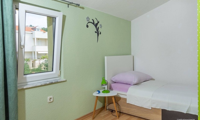 Municipality of Posedarje Apartment | Three bedroom apartment with terrace and sea view Posedarje, Novigrad (A-6190-a)