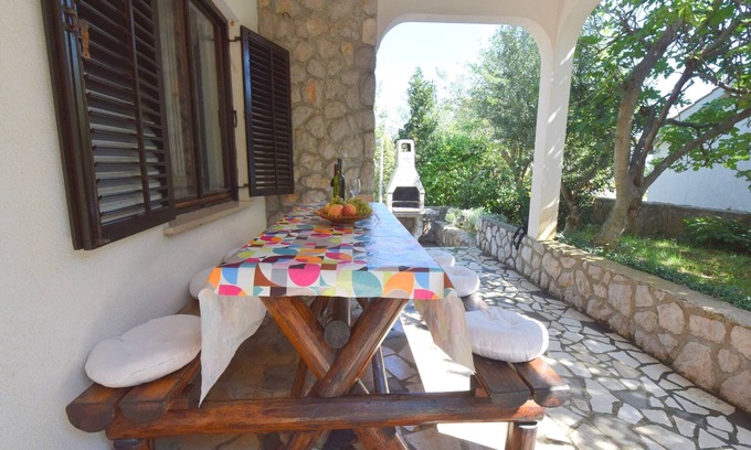 Municipality of Omisalj Apartment | Three bedroom apartment with terrace Omišalj, Krk (A-20485-a)