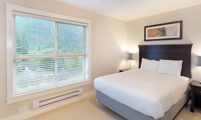 Harrison Hot Springs Apartment | Three Bedroom Penthouse Suite with Lakeview - Harrison Lake View Suites