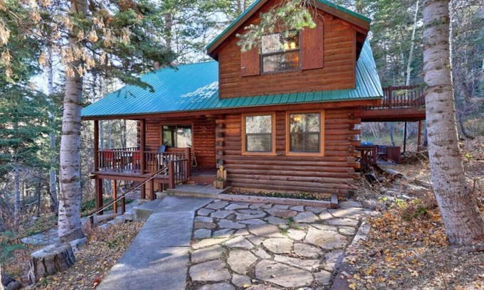 Sundance Cabin | Three Sisters Cabin Sundance, Utah Very secluded cabin Near stream and meadow and Stewart Falls Great for explorers Mountain Cabins Utah