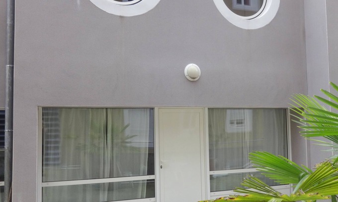 Secteur 2 Apartment | Three town-centre semi-detached houses