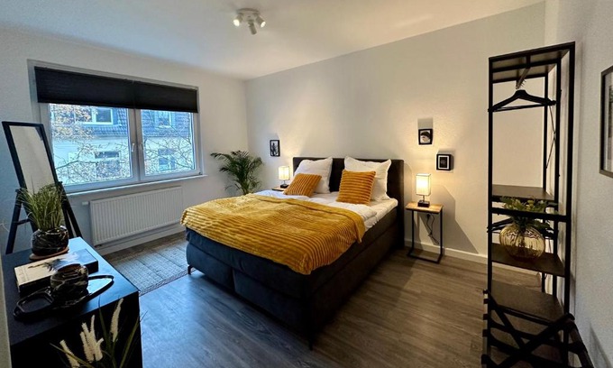 Frohnhausen Apartment | ThreeRoom Gem of Essen