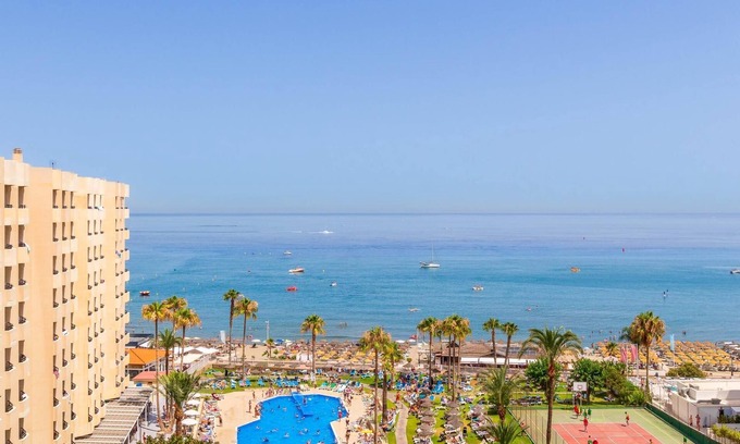 Carihuela Apartment | Timor Sol 3904- Beachfront studio in a hotel