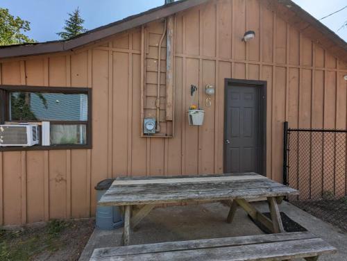 Wasaga Beach House | Tiny Wood Cottage 06