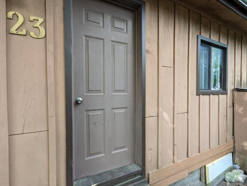 Wasaga Beach House | Tiny Wood Cottage 23