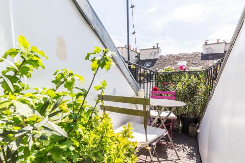 Saint-Germain-des-Pres Apartment | TinyHouse Inn Saint-Germain-des-Près