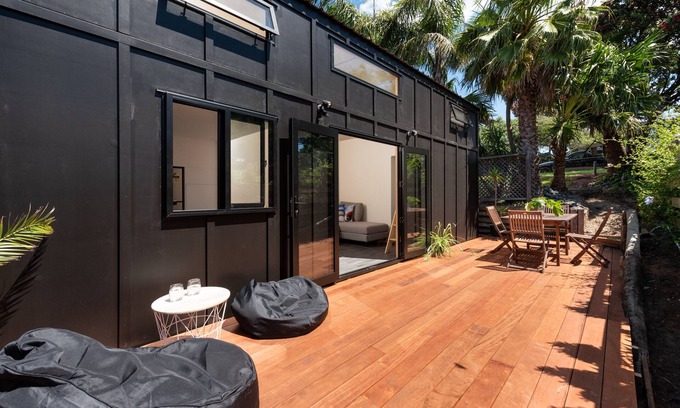 Mount Maunganui House | Toodle's Cozy Loft Hideaway