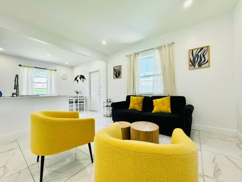 Fort Lauderdale House | Top Location! Bbq, Private Yard & Near Ocean
