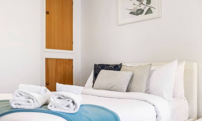 Torbay Apartment | Torbay 1BR Bolthole - WiFi | Seaviews