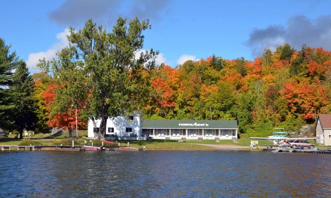 Unorganized Centre Parry Sound Hotel | Tornado's Motel