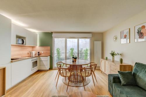 Arnaud Bernard Apartment | Toulouzen - St-Sernin - Capitole - 2-BDR 60m2, terrace, free car park - T3 60m2, terrasse, parking privé gratuit