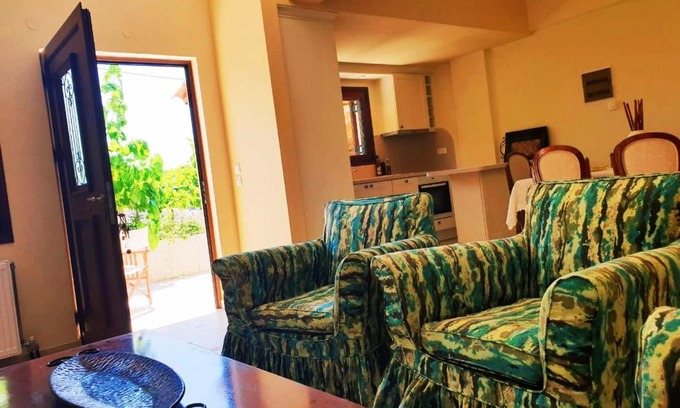 Achlada Apartment | Traditional House SPECTACULAR VIEW Near Heraklion