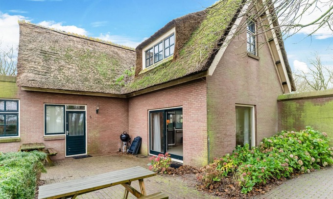 Municipality of Schagen Apartment | Tranquil Apartment in Sint Maartensbrug